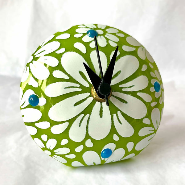 Scandi Pop Q Clock Lime